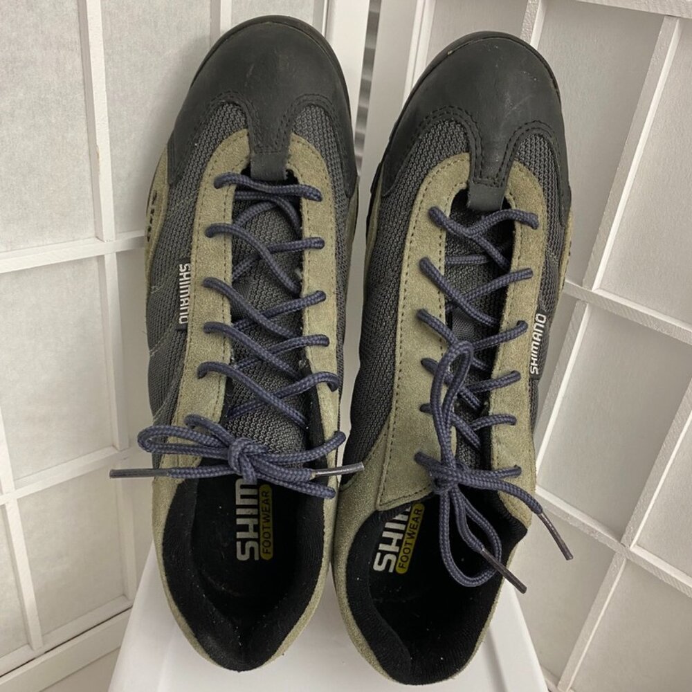 Shimano  Woman Sz 8.5  MBT Bike Shoes Dark & Light Grey with Laces
